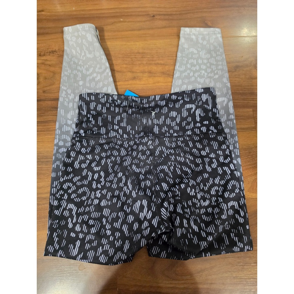 Excellent Old Navy Elevate Leggings Small Black White Animal Print Go-Dry Active - Picture 4 of 4